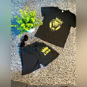 2 pieces outfits / Lion shirt and mini short